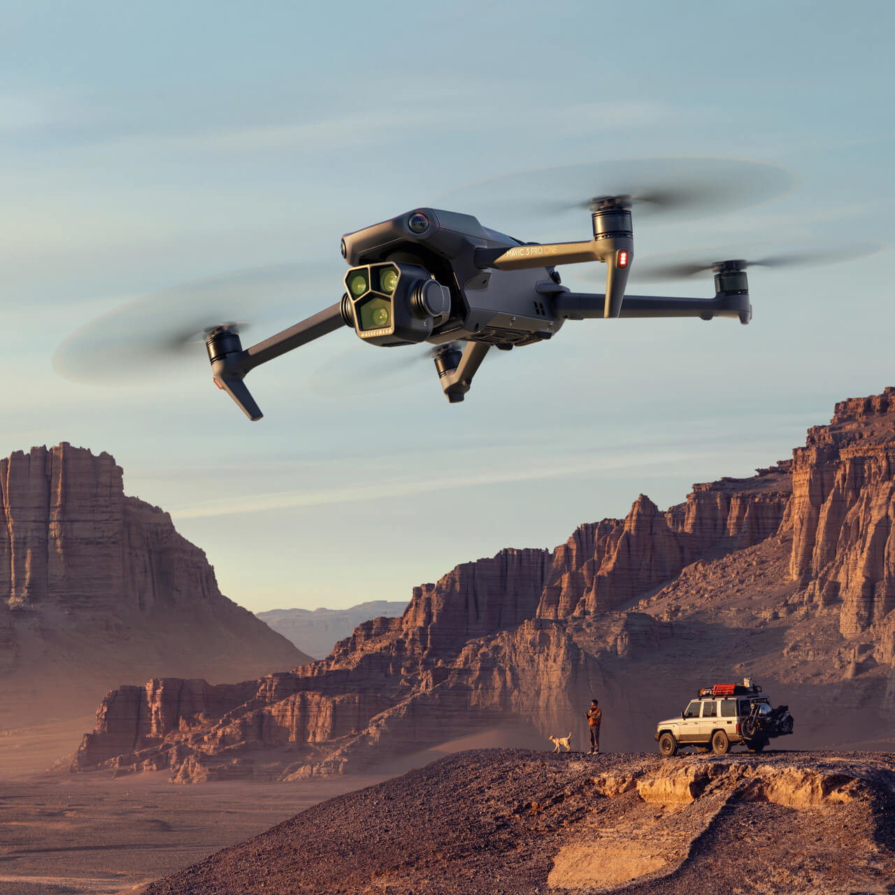 Drone Mavic 3 Pro Fly More Combo (DJI RC)