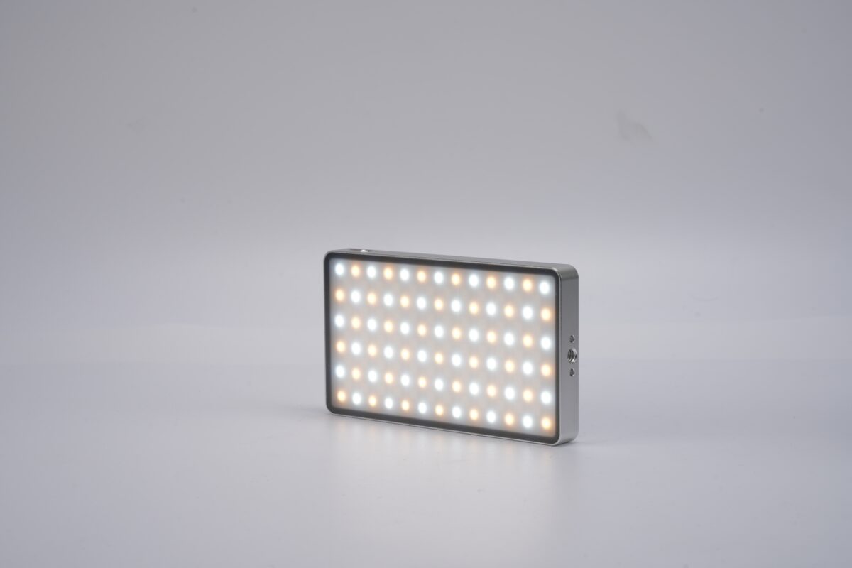 Viltrox Retro 08X LED Compacto RGB - Imagen 3