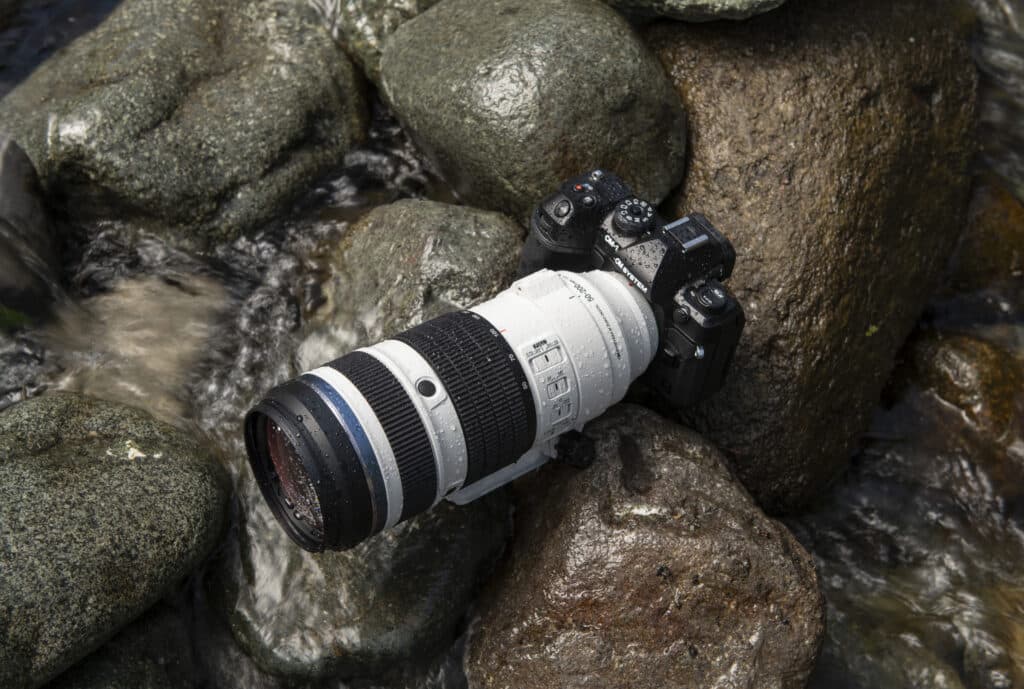 OM System M.Zuiko ED 50-200mm F2.8 IS PRO, zoom super-teleobjetiva selada contra intempéries