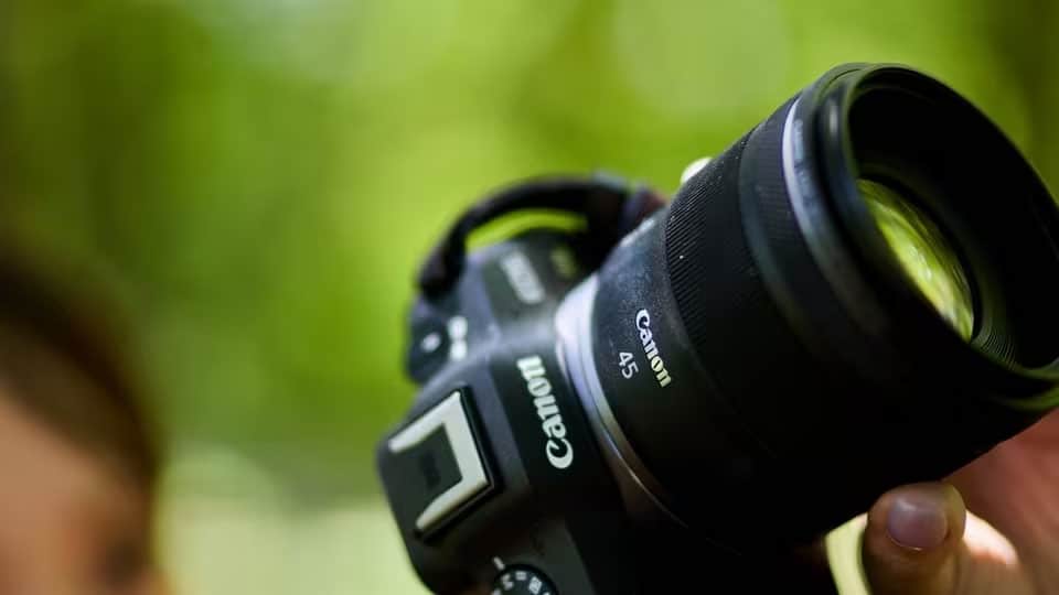 Canon RF 45mm f1.2 STM 6